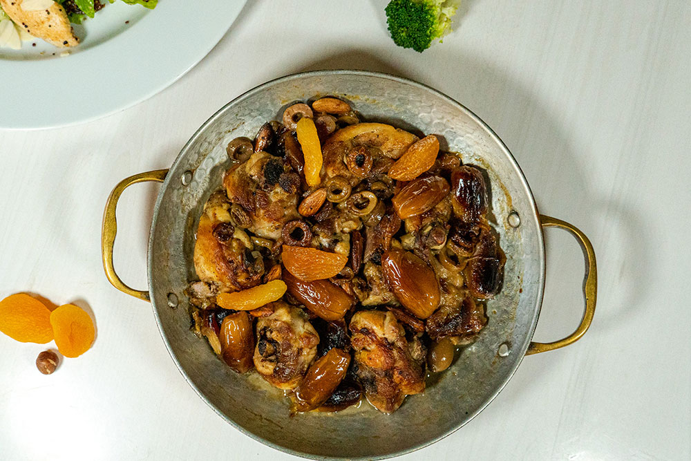 Hähnchen Tajine mit Datteln und Oliven